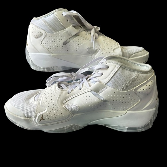 🏀Nike Jordan Zion 2🏀 - Picture 3 of 11